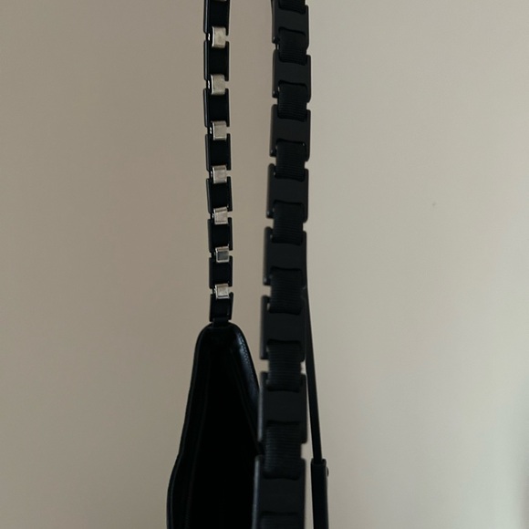 Salvatore Ferragamo Vara Chain Link Shoulder Bag Black Canvas - Picture 3 of 4